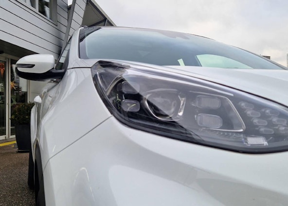 Vehicle image 15 Vehicle image 15