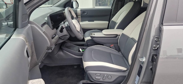 Vehicle image 3 Vehicle image 3