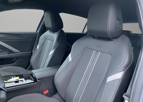 Vehicle image 3 Vehicle image 3