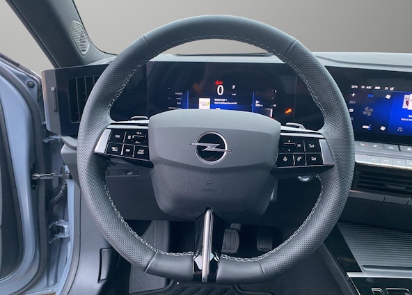 Vehicle image 4 Vehicle image 4