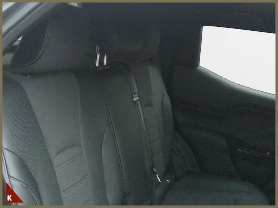 Vehicle image 18 Vehicle image 18