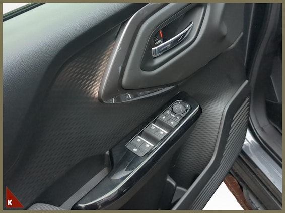 Vehicle image 11 Vehicle image 11