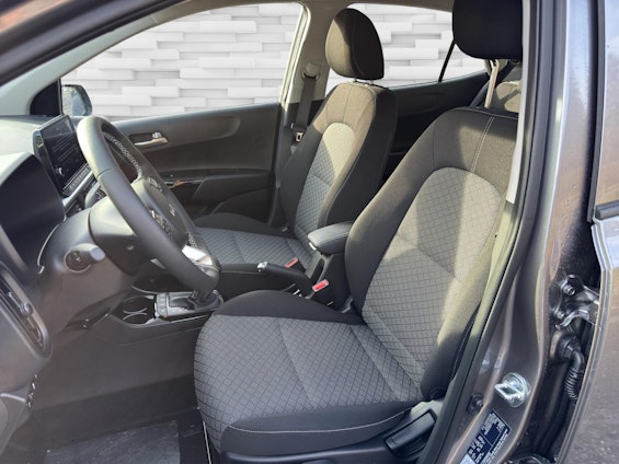 Vehicle image 3 Vehicle image 3