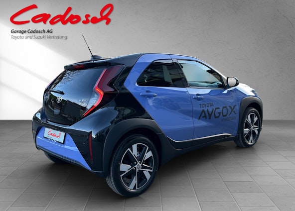 Vehicle image 5 Vehicle image 5