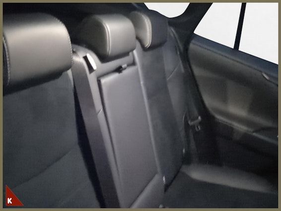 Vehicle image 18 Vehicle image 18