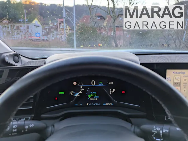 Toyota Mirai Fuel Cell Platinum