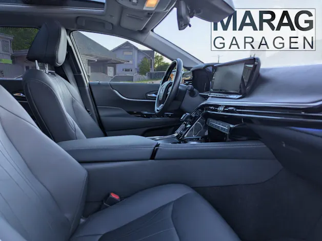 Toyota Mirai Fuel Cell Platinum