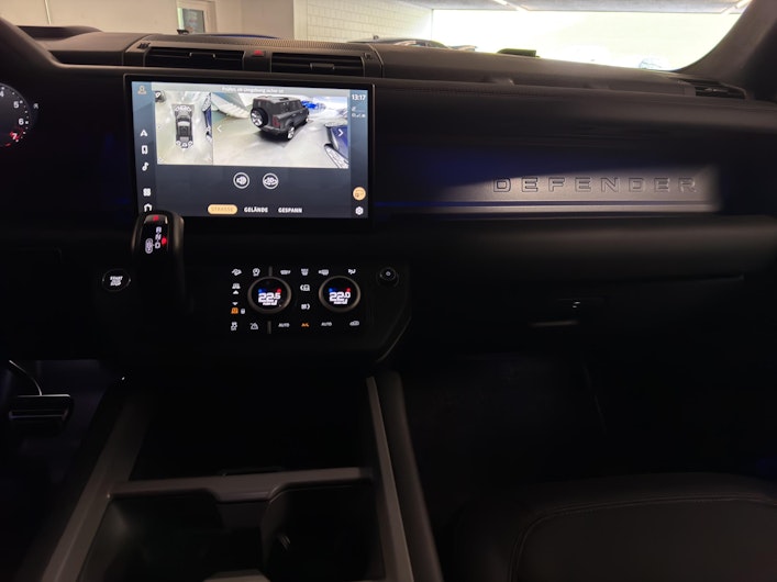 Vehicle image LAND ROVER DEFENDER