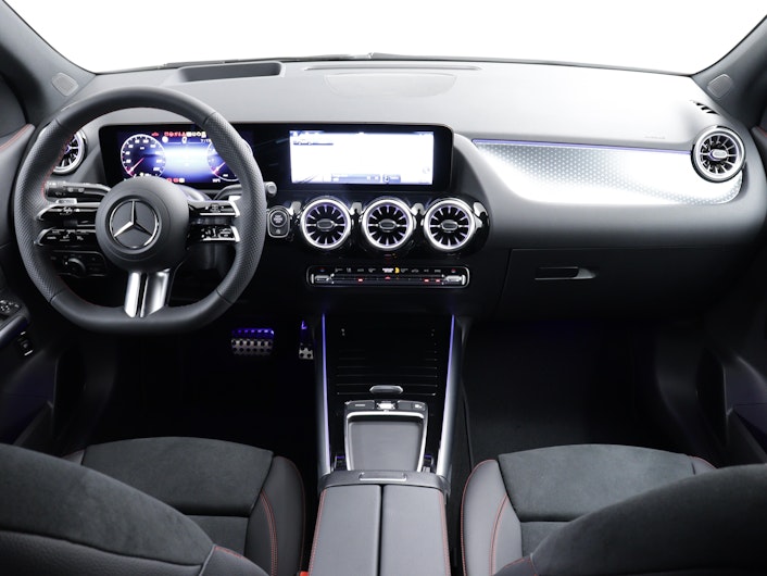 Vehicle image MERCEDES-BENZ GLA 200