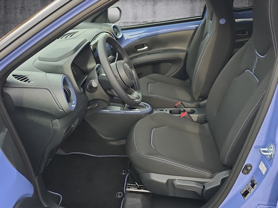 Vehicle image 3 Vehicle image 3