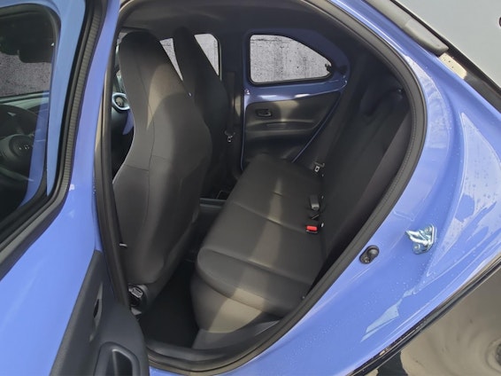 Vehicle image 9 Vehicle image 9