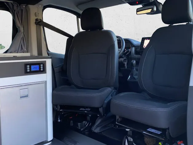 Renault Trafic Spacenomad iconic Blue dCi 170 EDC
