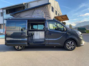 Renault Trafic Spacenomad iconic Blue dCi 170 EDC