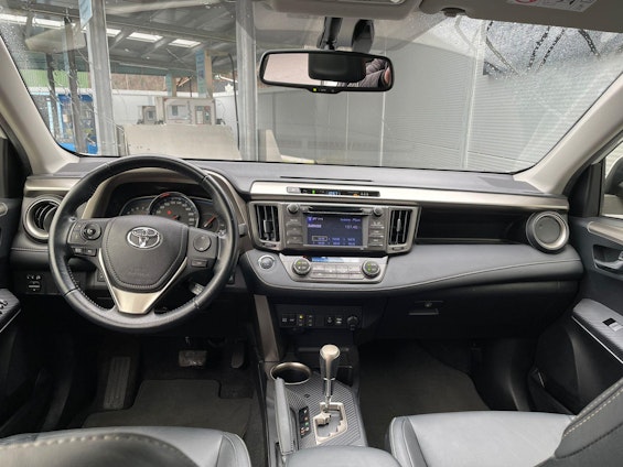 Vehicle image 6 Vehicle image 6