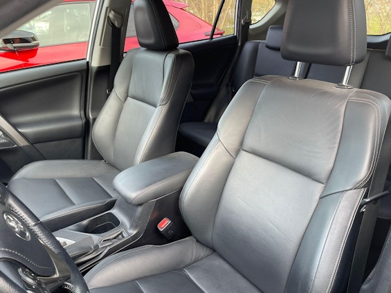 Vehicle image 12 Vehicle image 12