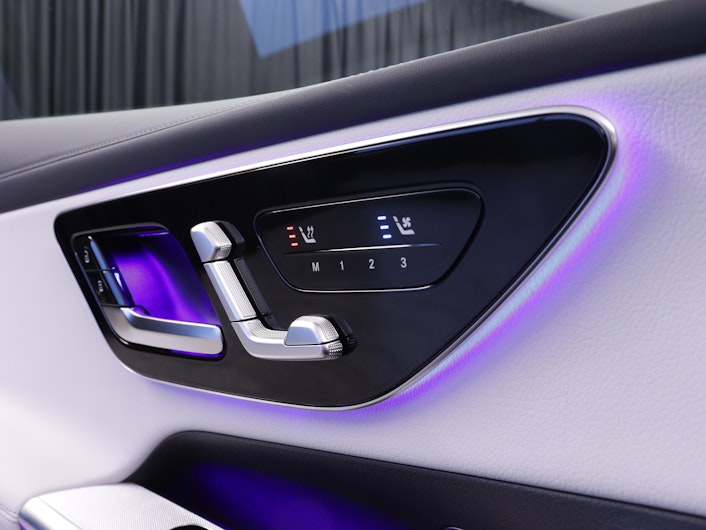 Vehicle image MERCEDES-BENZ GLC 220