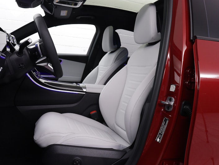 Vehicle image MERCEDES-BENZ GLC 220