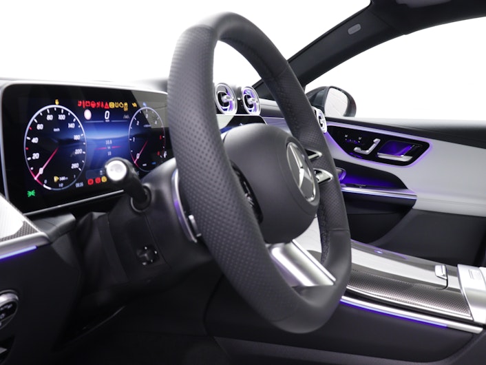 Vehicle image MERCEDES-BENZ GLC 220