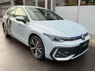 VW Golf GTE 1.5 TSI eHYBRID 272PS GTE *** CRYSTAL ICE BLUE & 140KM ELEKTRISCHE REICHWEITE ***
