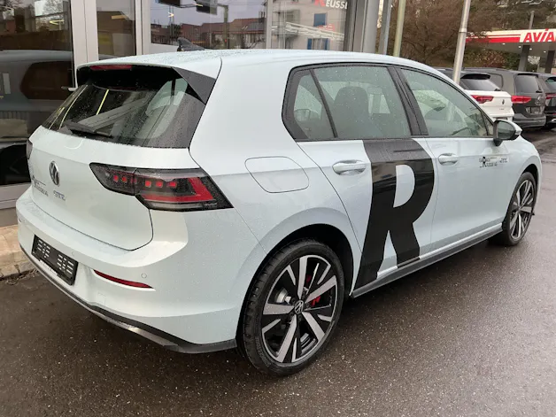 VW Golf GTE 1.5 TSI eHYBRID 272PS GTE *** CRYSTAL ICE BLUE & 140KM ELEKTRISCHE REICHWEITE ***