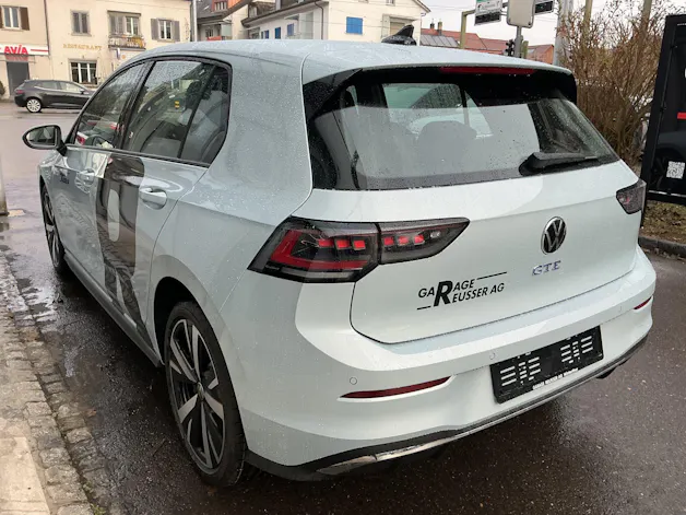 VW Golf GTE 1.5 TSI eHYBRID 272PS GTE *** CRYSTAL ICE BLUE & 140KM ELEKTRISCHE REICHWEITE ***