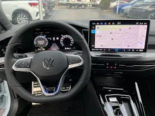 VW Golf GTE 1.5 TSI eHYBRID 272PS GTE *** CRYSTAL ICE BLUE & 140KM ELEKTRISCHE REICHWEITE ***