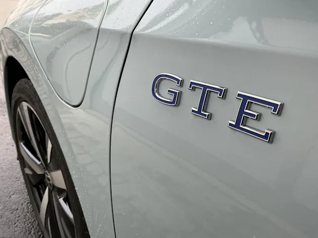 VW Golf GTE 1.5 TSI eHYBRID 272PS GTE *** CRYSTAL ICE BLUE & 140KM ELEKTRISCHE REICHWEITE ***