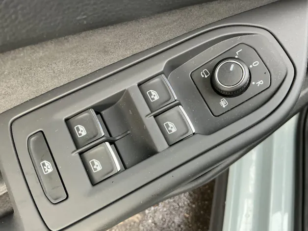 VW Golf GTE 1.5 TSI eHYBRID 272PS GTE *** CRYSTAL ICE BLUE & 140KM ELEKTRISCHE REICHWEITE ***