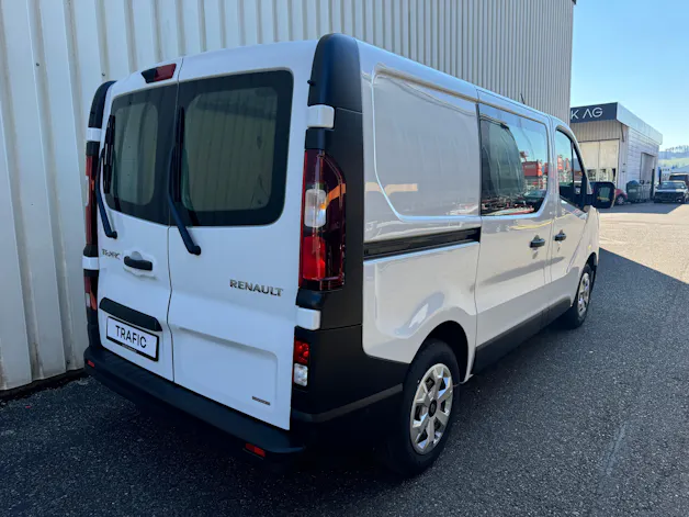 Renault Trafic Kastenwagen Advance KW L1H1 2.0 Blue dCi 150 EAG9 E Ntzl.