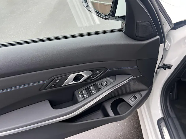 BMW 320d xDrive 48V Touring Steptronic M Sport