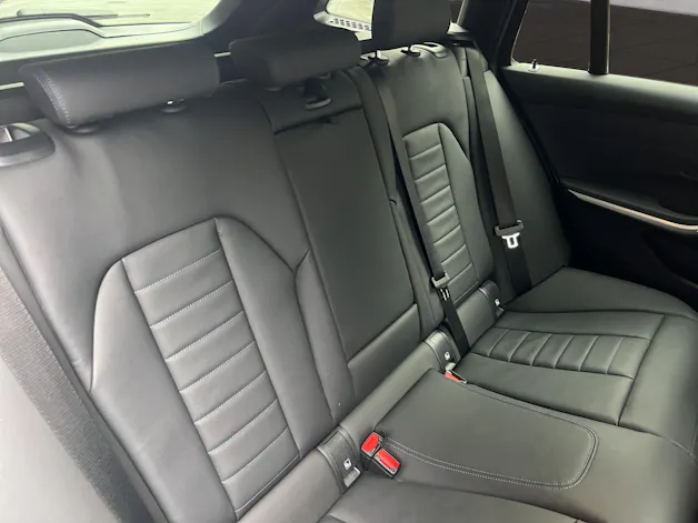 BMW 320d xDrive 48V Touring Steptronic M Sport