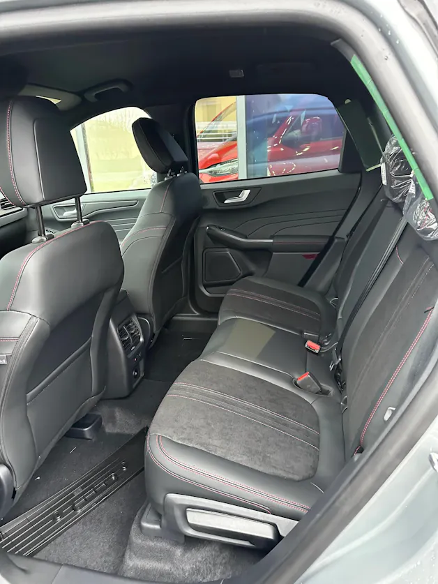Ford Kuga 2.5 Hybrid ST-Line X 4x4 FHEV