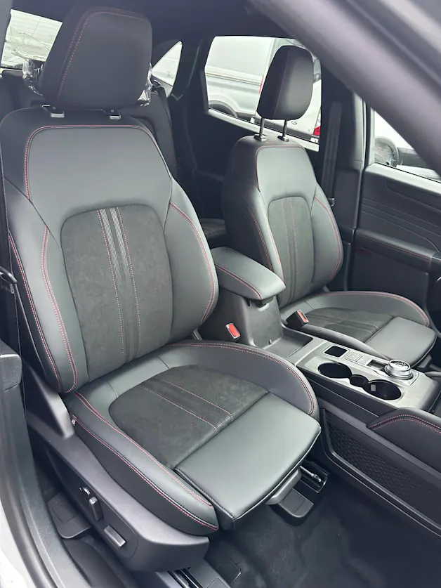 Ford Kuga 2.5 Hybrid ST-Line X 4x4 FHEV