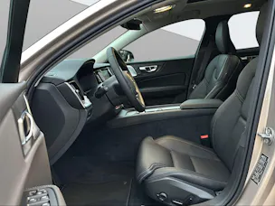 Volvo V60 B4 Benzin Mild Hybrid Ultra Dark DCT