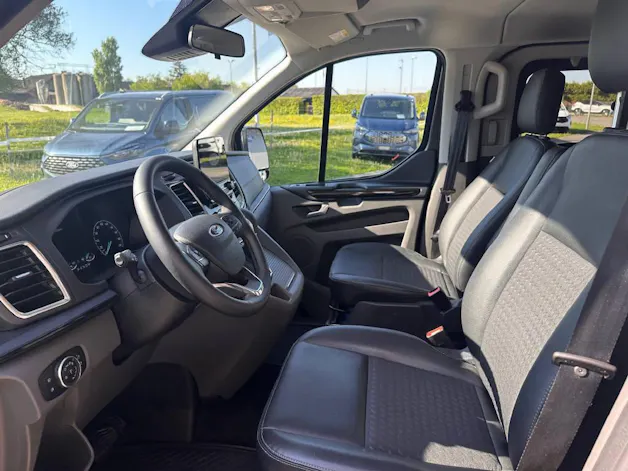 Ford Tourneo Custom Bus 320 L1 2.0 TDCi 170 Sport