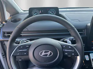 Hyundai Staria Pr. 1.6 HEV Amplia
