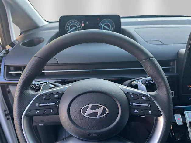 Hyundai Staria Pr. 1.6 HEV Amplia