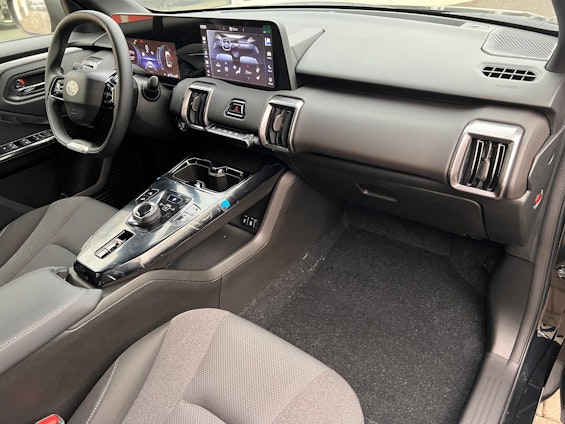 Vehicle image 13 Vehicle image 13