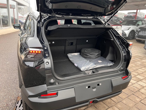 Vehicle image 6 Vehicle image 6