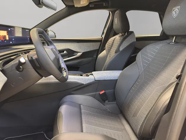 PEUGEOT 3008 e-GT