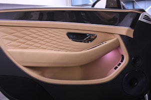 Vehicle image BENTLEY Continental GT 4.0 V8 Hybrid Azure