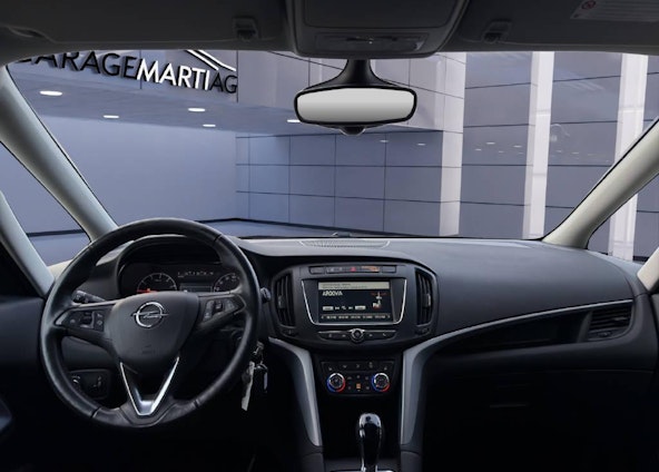 Vehicle image 4 Vehicle image 4