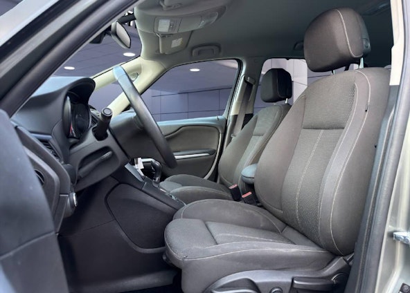 Vehicle image 5 Vehicle image 5