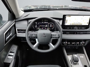 Vehicle image MITSUBISHI Outlander 2.4 PHEV Intense 4x4