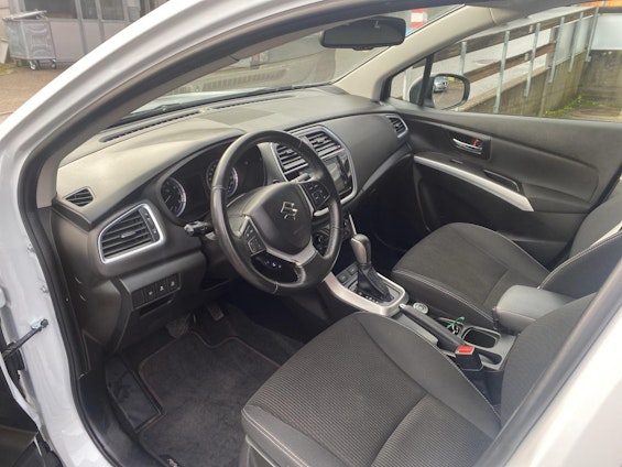 Vehicle image 5 Vehicle image 5