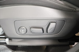 Vehicle image BMW X1 23i xDrive paddles