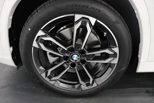 BMW X1 23i xDrive paddles