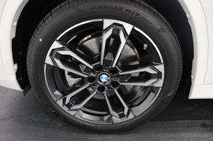 Vehicle image BMW X1 23i xDrive paddles