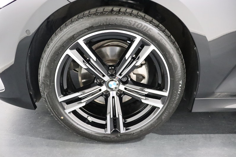 Vehicle image BMW 3 SERIES