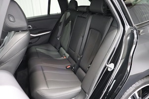 Vehicle image BMW 320d xDrive SAG Touring